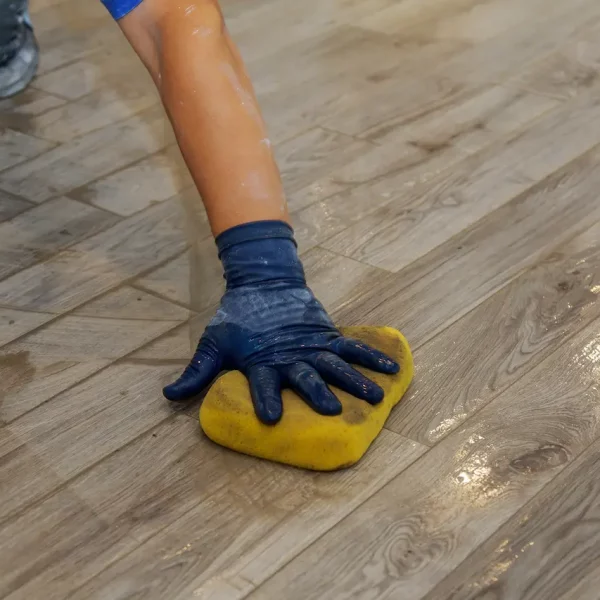 the-hand-of-man-holding-float-and-filling-joints-w-2026-03-25-00-38-18-utc